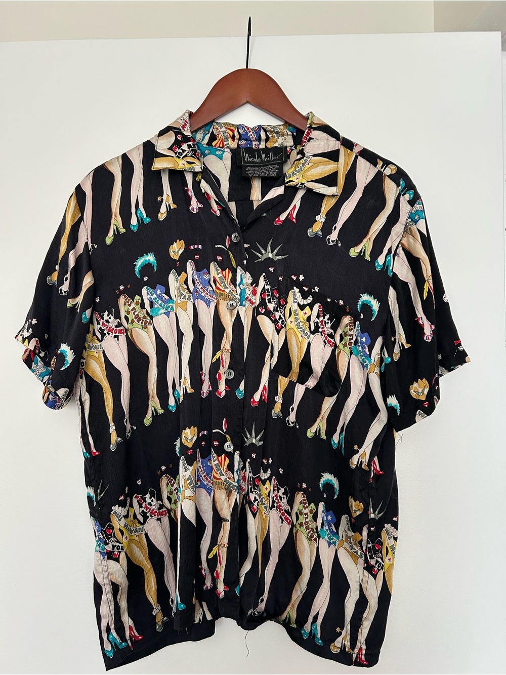 Nicole Miller Rare, vintage, limited edition print 50 States silk blouse - Picture 5 of 5
